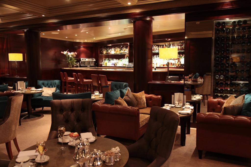 The Chester Grosvenor מראה חיצוני תמונה The bar at the Concourse