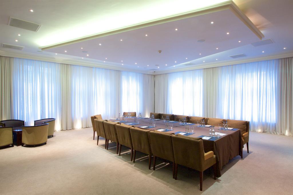 The Chester Grosvenor מראה חיצוני תמונה The boardroom at the London headquarters